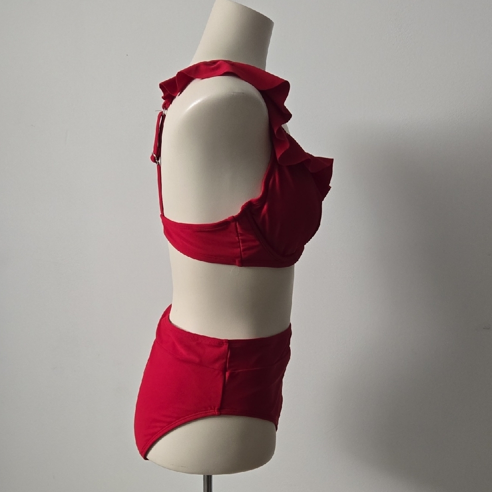 Cupshe Red Ruffle Bikini Set (M/L) 👙 - Picture 6 of 11